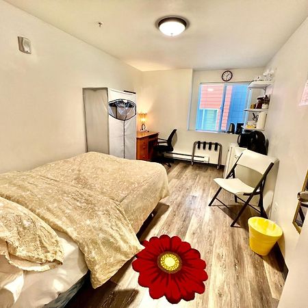 Micro Studio Apartment 10 Minutes Walk To University Of Washington Seattle Eksteriør billede